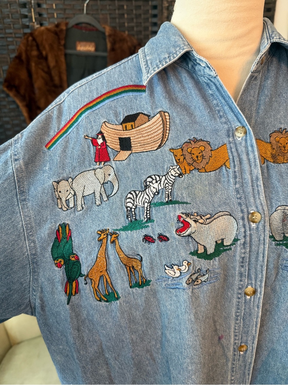 🌈🦁 Vintage Carolina Colours Noah’s Ark Embroidered Denim Shirt XL - Picture 2 of 12